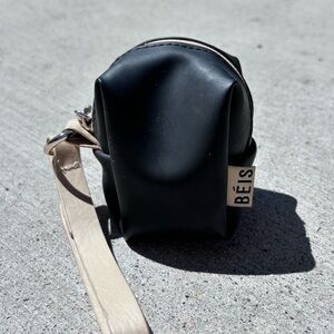 BÉIS Mini Pouch Wristlet Black Cream Travel Bag Organizer Zip Strap Micro B30